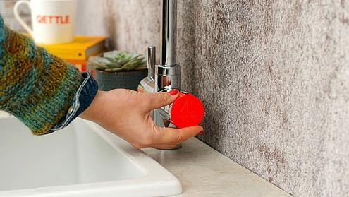 With two-stage safety locks and cool-touch spouts, QETTLE taps keep boiling water safe in your kitchen.