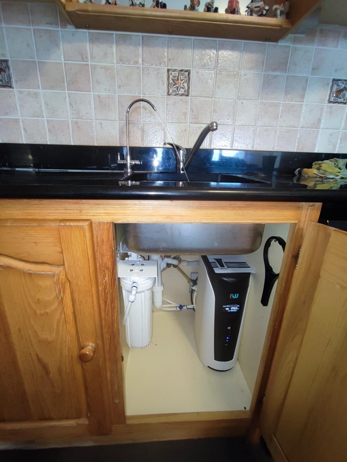 Advanced hydrogen water generator with RO, providing antioxidant-rich hydration in Ireland & UK.