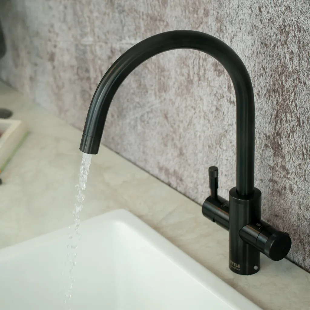 Signature Modern Black Lifestyle 4..webp